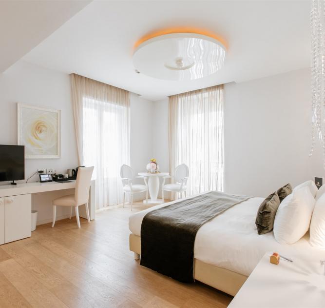 Deluxe Suite with terrace - Boscolo Hotel Nice